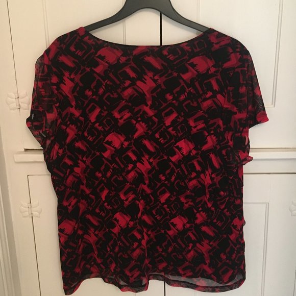 212 Collection Black & Red Short-Sleeved Top - 2X - Picture 2 of 5